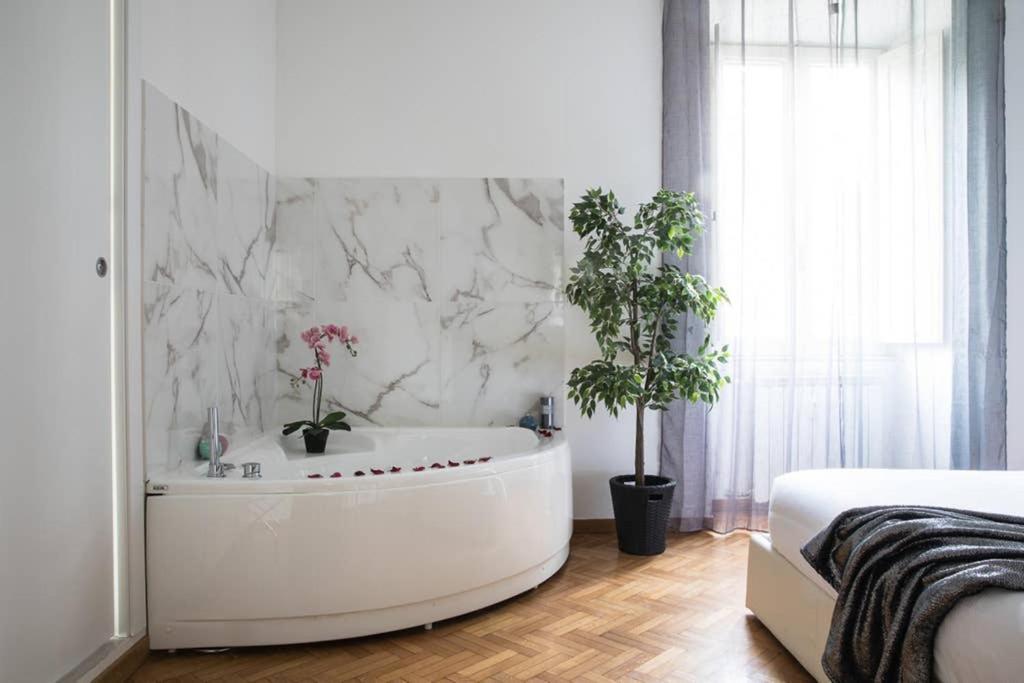 Silver Luxury Jacuzzi Suite Trastevere - Top Collection Rome Exterior photo